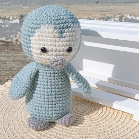 Frosty the Penguin – Super-Cute Soft Toy - blue